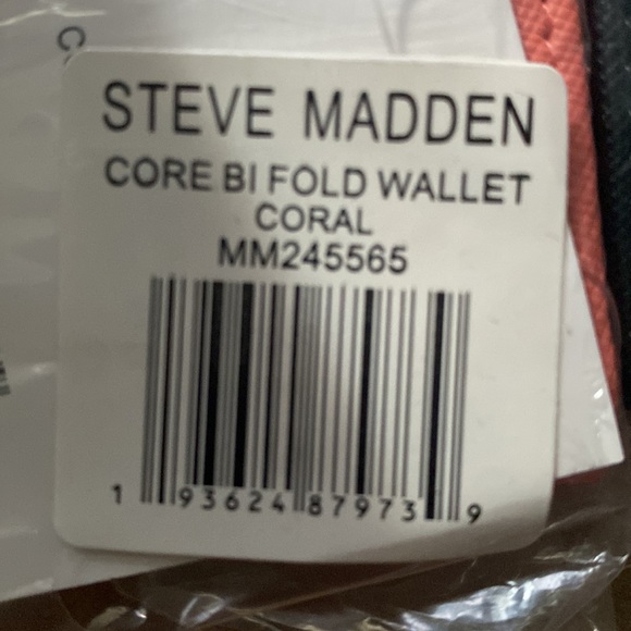 Steve Madden fold wallet - Picture 4 of 4